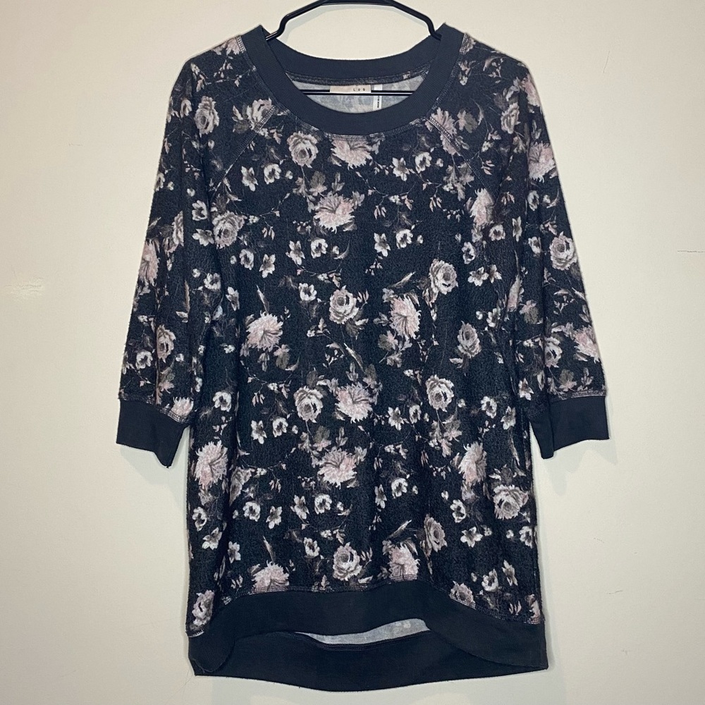 LUQ (stitch fix) 3/4 sleeve floral top, flannel like material